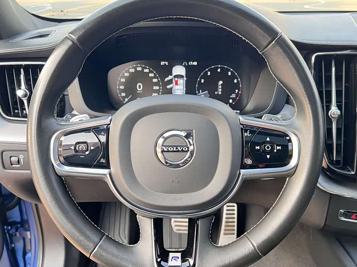Volvo XC60 2020 T 5 4 WD — фото 10
