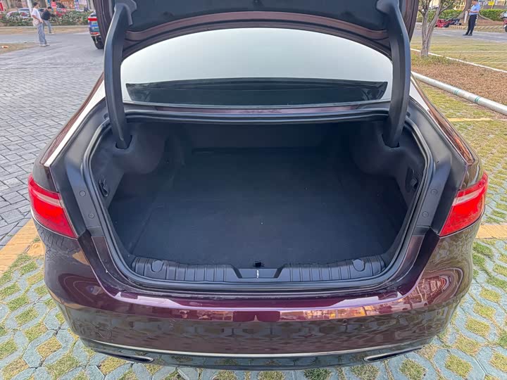 Jaguar XFL 2017 XFL 2.0 T 240 PS — фото 20