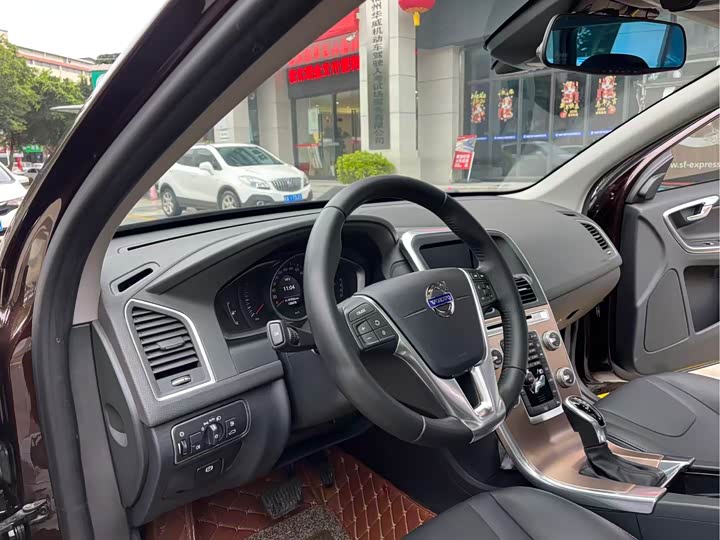 Volvo XC60 2017 T 5 — фото 11
