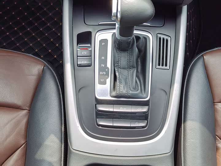 Audi Q5 2017 Plus 40 TFSI — фото 22