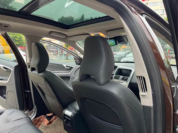 Volvo XC60 2017 T 5 — фото 21