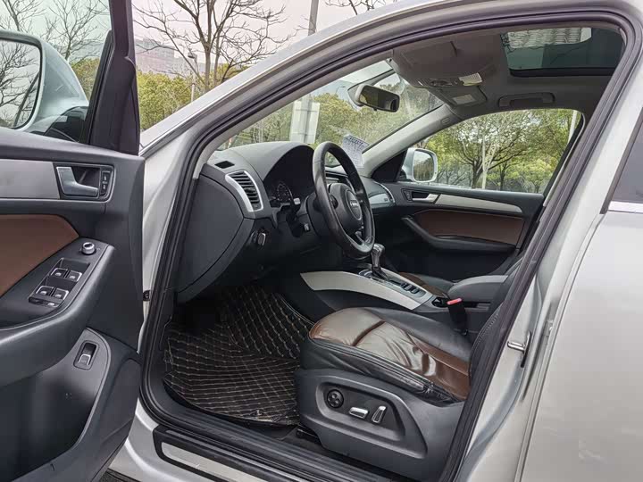 Audi Q5 2017 Plus 40 TFSI — фото 13
