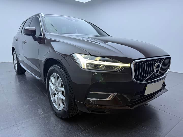 Volvo XC60 2021 T 5 4 WD — фото 3