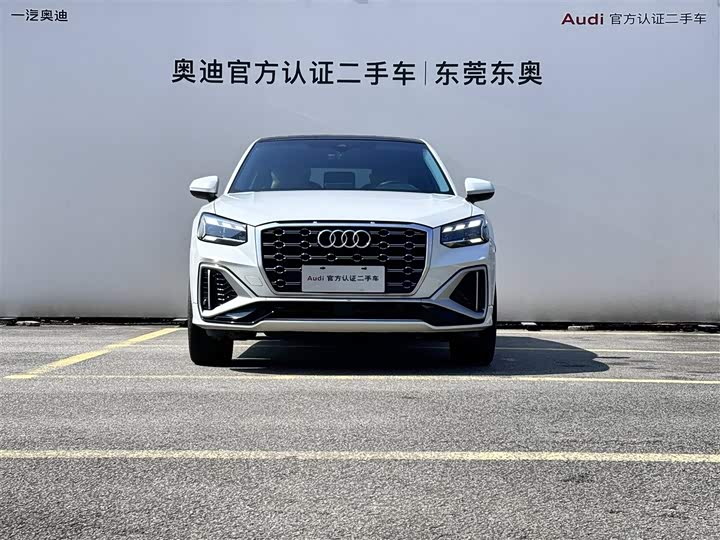 Audi Q2L 2024 35 TFSI — фото 2