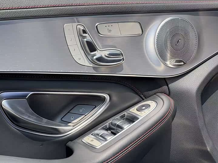 Mercedes-Benz C-Class 2017 AMG C 63 — фото 19