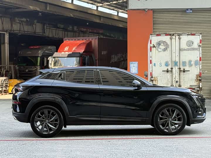 Changan UNI-T 2020 1.5 T Premium — фото 3
