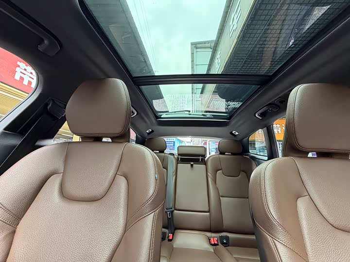 Volvo XC60 2022 B 5 4 WD — фото 25