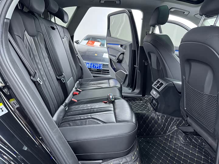 Audi Q5L 40T стиль-динамик — фото 13