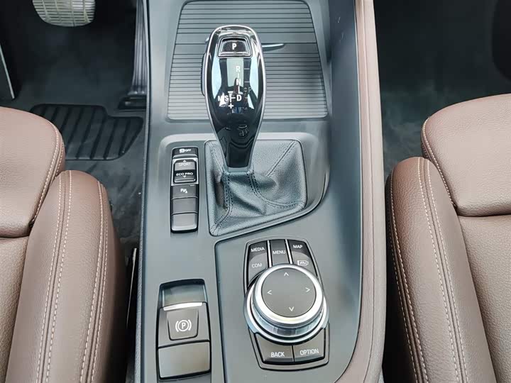 BMW X1 2022 s Drive 25 Li Leading — фото 12