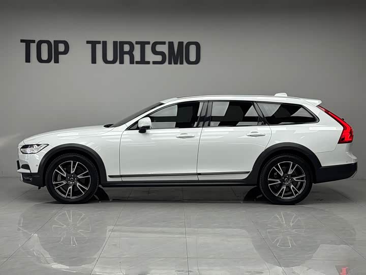 Volvo V90 2017 Cross Country T 5 AWD — фото 4