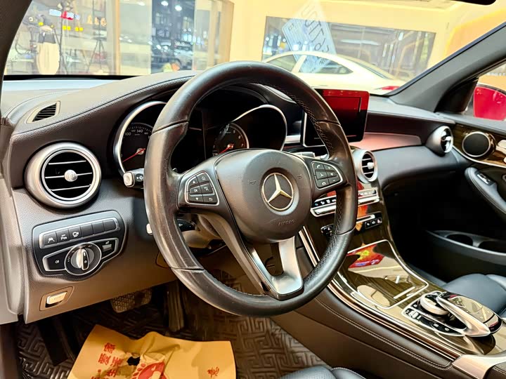 Mercedes-Benz GLC 2018 GLC 260 4 MATIC Luxury — фото 8