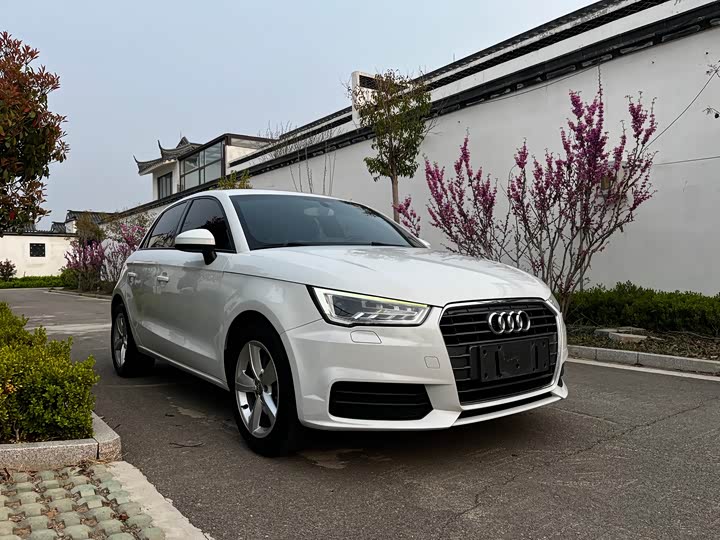 Audi A1 2016 30 TFSI Sportback Design — фото 2