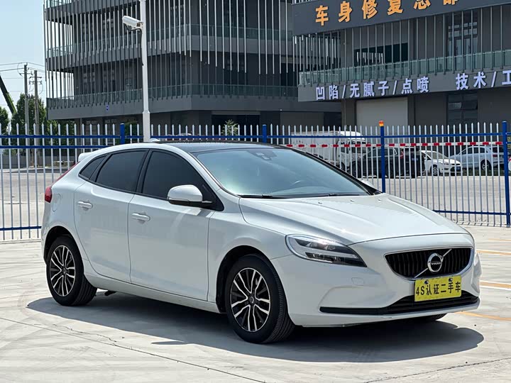 Volvo V40 2017 T 3 — фото 3