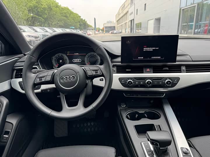 Audi A4L 40 TFSI стиль-динамик — фото 4