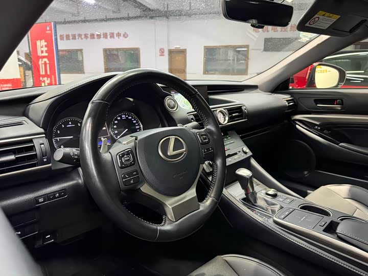 Lexus RC 2018 RC 300 — фото 14