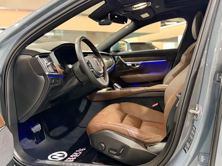 Volvo V90 2022 Cross Country B 5 AWD — фото 21