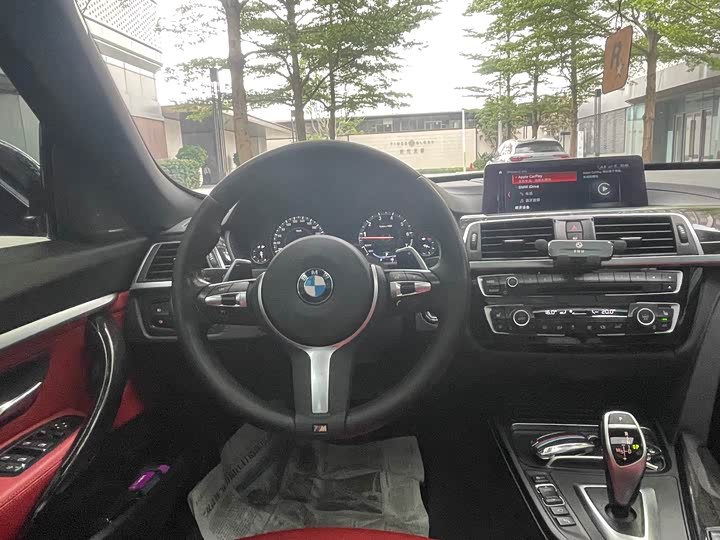 BMW 3-Series 2019 330i x Drive M — фото 11