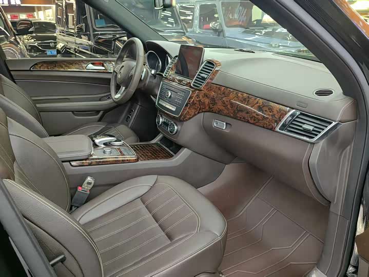 Mercedes-Benz GLS 2018 GLS 400 4 MATICLuxury — фото 5