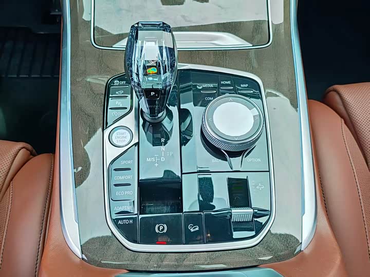 BMW X7 2020 x Drive 40i — фото 15