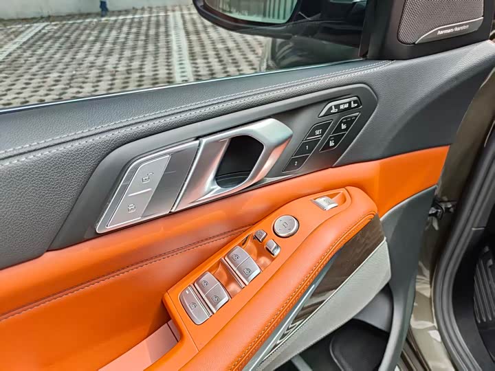 BMW X7 2020 x Drive 40i — фото 19