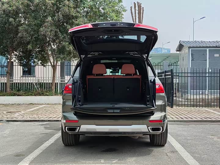 BMW X7 2020 x Drive 40i — фото 27