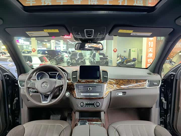 Mercedes-Benz GLS 2018 GLS 400 4 MATICLuxury — фото 4