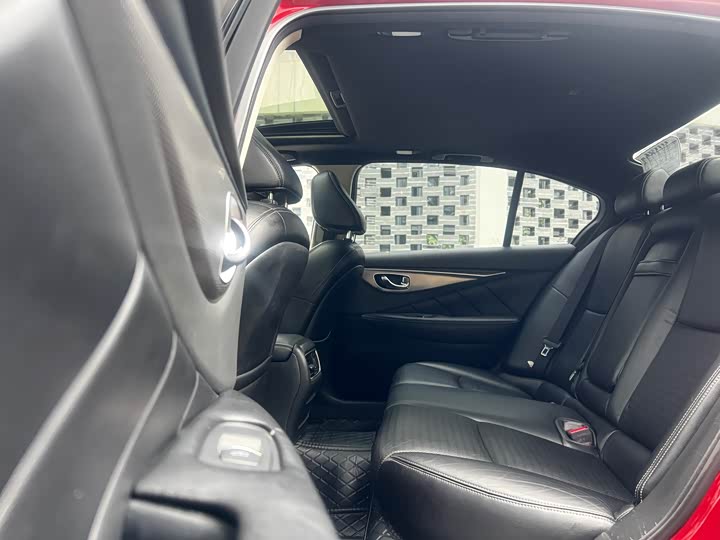 Infiniti Q50L 2015 2.0 T — фото 22