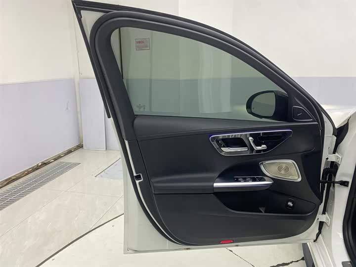 Mercedes-Benz C-Class 2025 C 260 L — фото 27