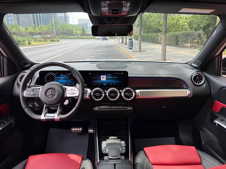 Mercedes-Benz GLB 2023 AMG GLB 35 4 MATIC — фото 6