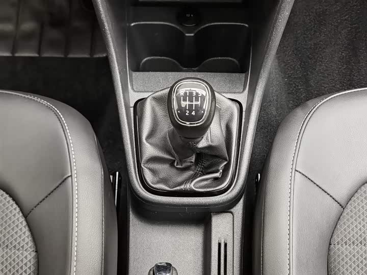 Skoda Rapid — фото 13