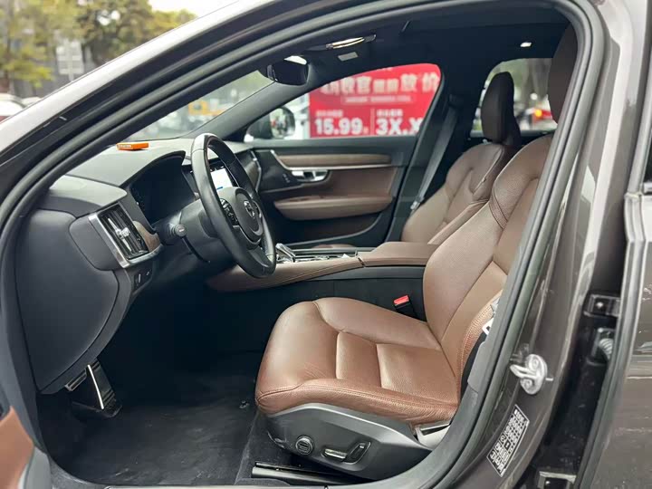Volvo V90 2022 Cross Country B 5 AWD — фото 4