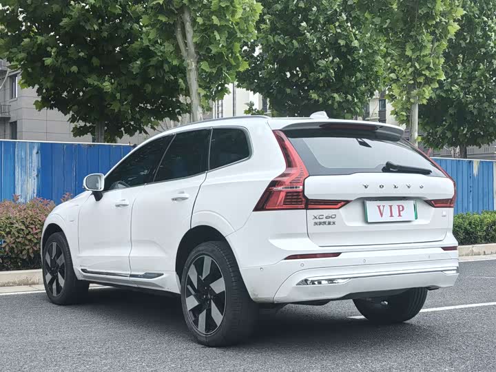 Volvo XC60 Hybrid 2024 T 8 PHEV 4 WD — фото 7