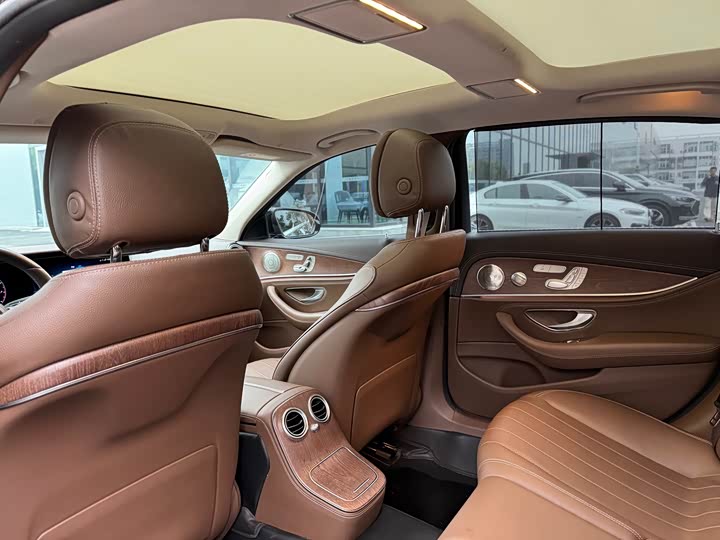 Mercedes-Benz E-Class 2023 E 300 L Luxury — фото 8