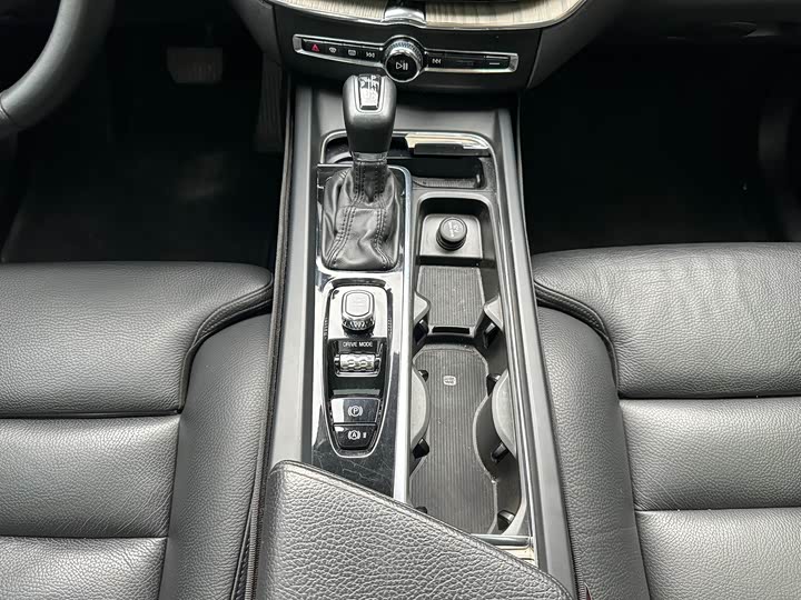 Volvo XC60 2020 T 5 4 WD — фото 19