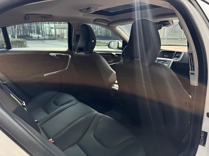 Volvo S60 2018 S 60 L T 3 — фото 18