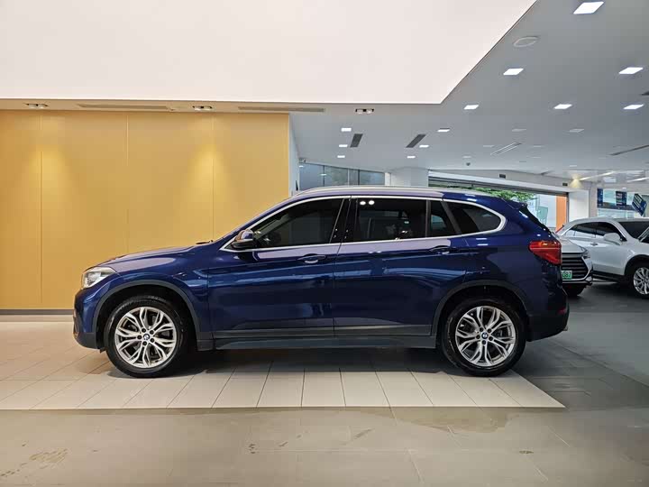 BMW X1 2019 s Drive 20 Li Leading — фото 6