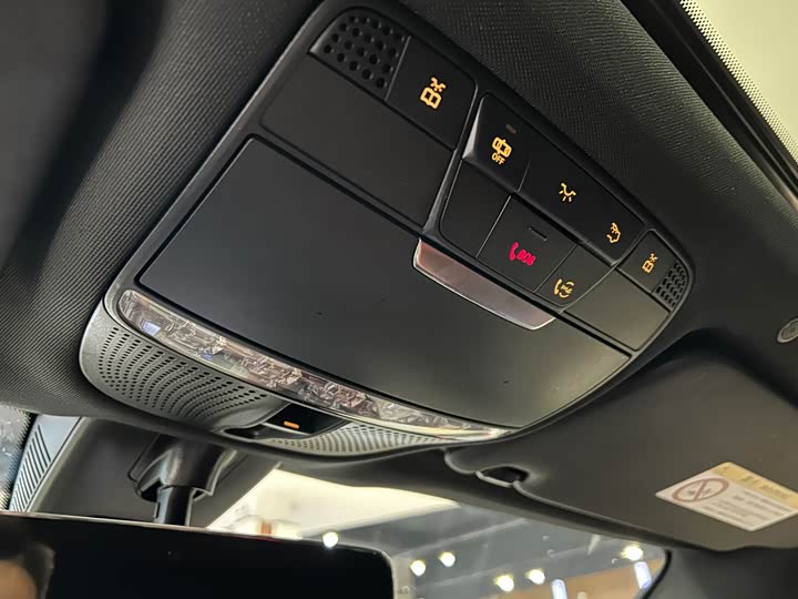 Mercedes-Benz GLC 2023 GLC 260 4 MATIC SUV — фото 15