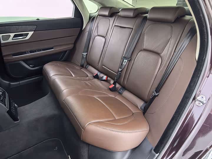 Jaguar XFL 2018 XFL 2.0 T 250 PS — фото 14