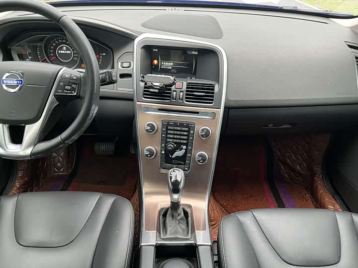 Volvo XC60 2016 T 5 — фото 15