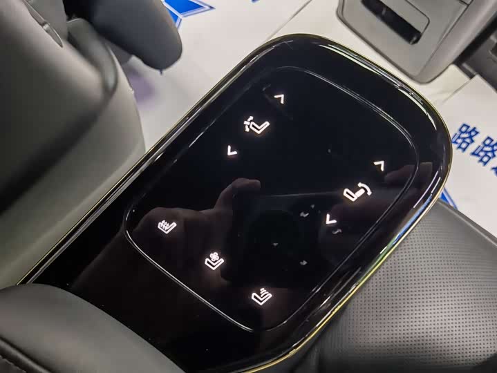 Trumpchi M8 2025 Hybrid — фото 20