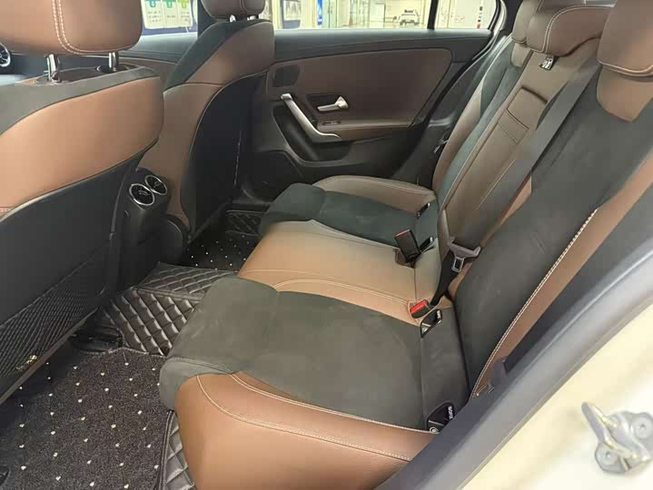 Mercedes-Benz A-Class 2019 A 200 L — фото 24