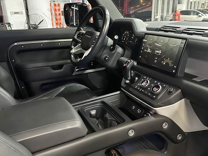 Land Rover Defender — фото 17