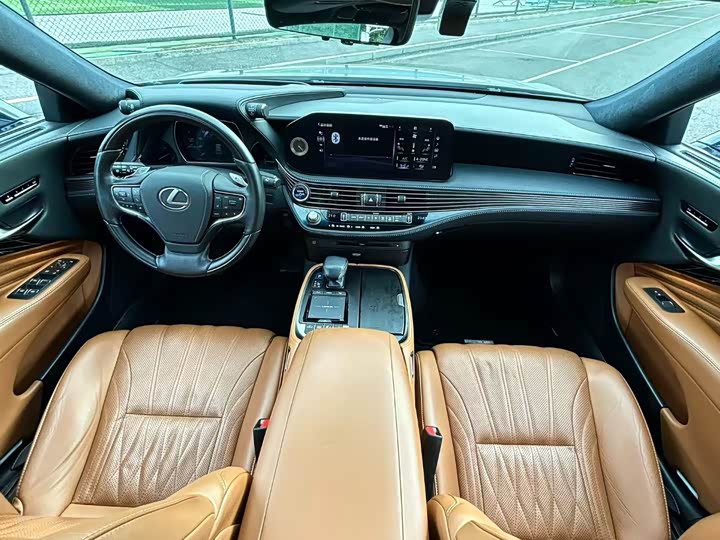 Lexus LS 2021 500h — фото 7