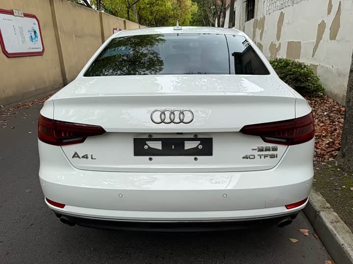 Audi A4L 2018 30 40 TFSI — фото 9