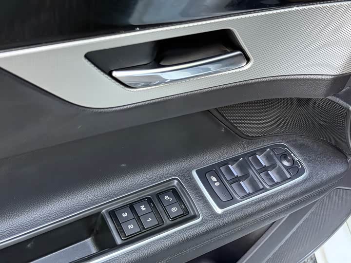 Jaguar XF 2018 XF Sportbrake 2.0 T 250 PS 2 WD — фото 20
