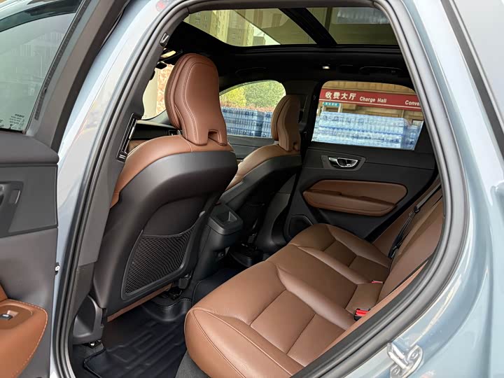 Volvo XC60 2023 B 5 4 WD — фото 12