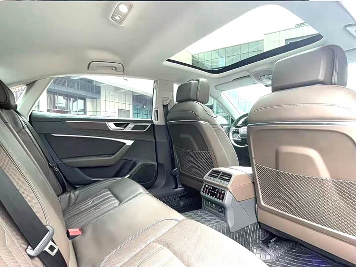 Audi A7L 2022 55 TFSI quattro S-line — фото 4