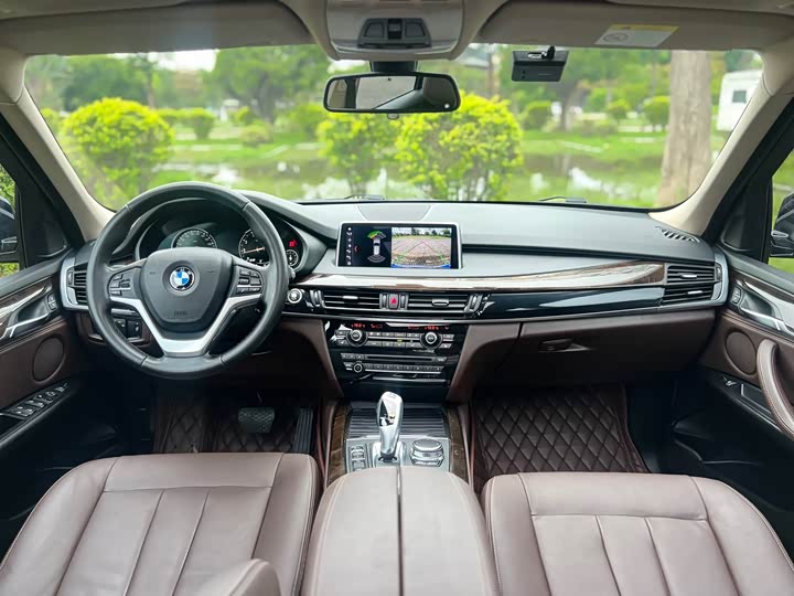 BMW X5 2017 x Drive 28i — фото 10
