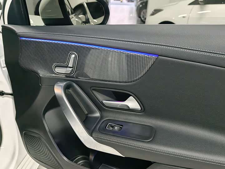 Mercedes-Benz A-Class 2020 A 200 L — фото 11