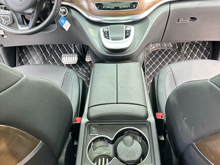 Mercedes-Benz V-Class 2021 V 260 L — фото 13